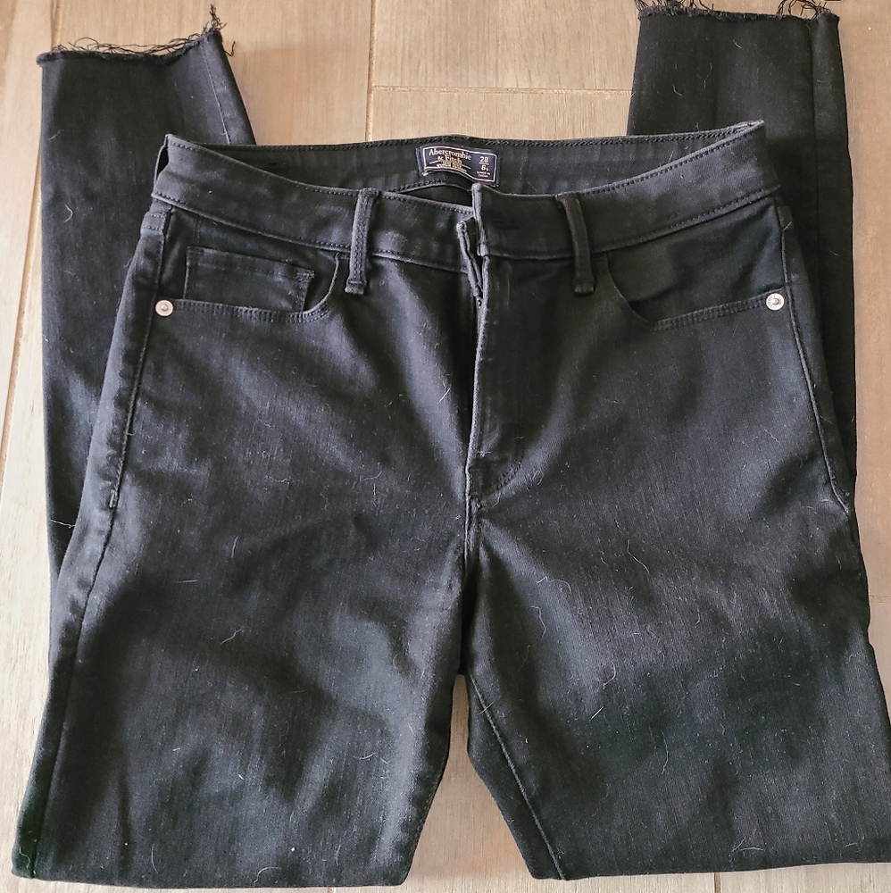 Abercrombie and Fitch midrise super skinny jeans 28s